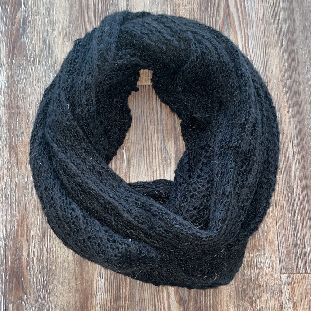 Collection eighteen infinite scarf